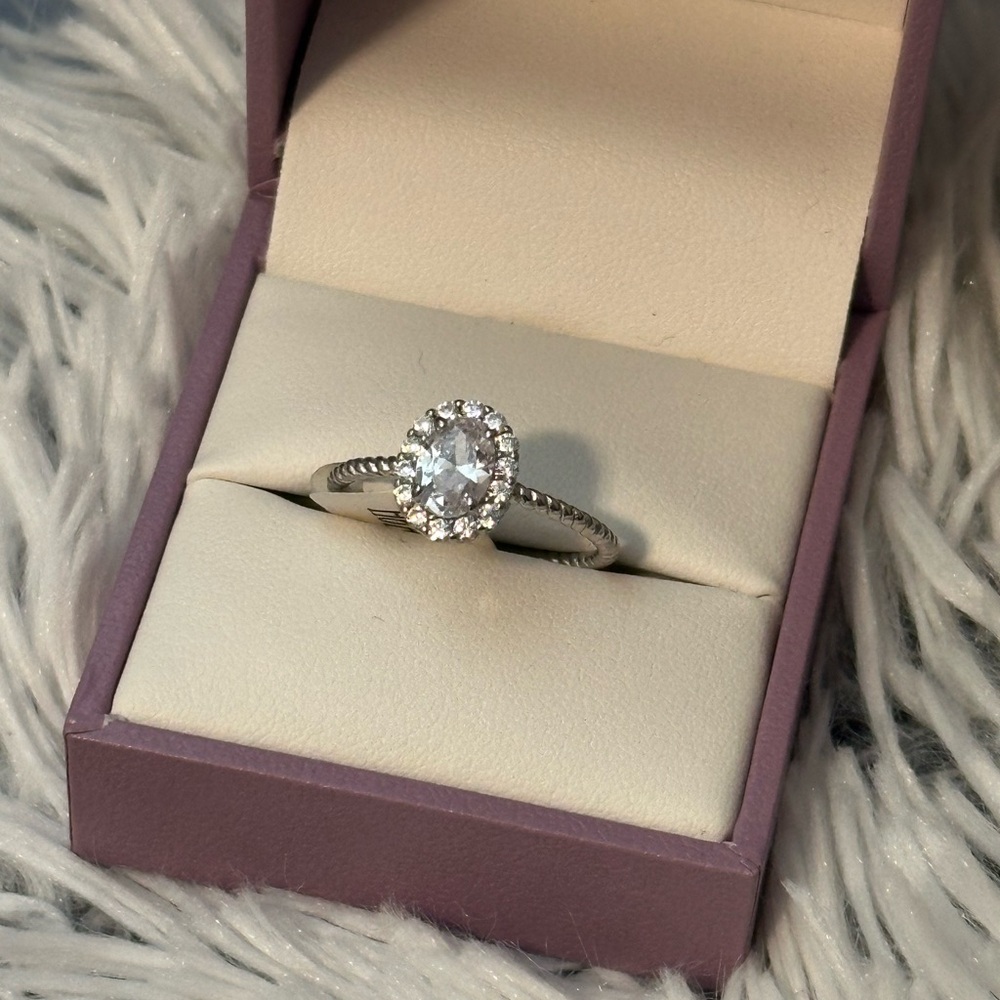 NWT - Elegant Oval-Cut Women's Ring